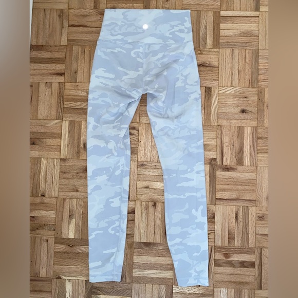 Lululemon grey camo leggings size US 4 - Picture 2 of 2